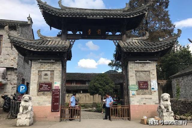 任嘉伦教粉丝跳舞，红不红都一样耐心，人品是真好
